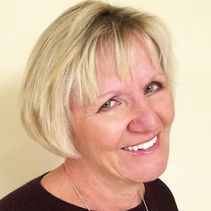 Meet your Posher, Deedee